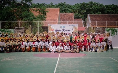 MENYEMAI SEMANGAT BHINEKA TUNGGAL IKA MELALU TARI KREASI  KEGIATAN P5 KELAS XI