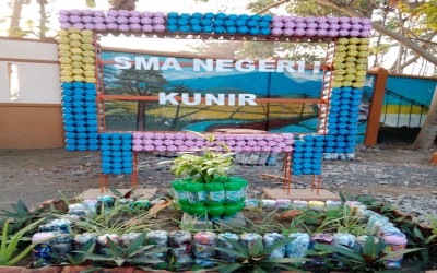 ECOBRICK,  SALAH SATU SOLUSI AGAR SEKOLAH MENJADI CANTIK